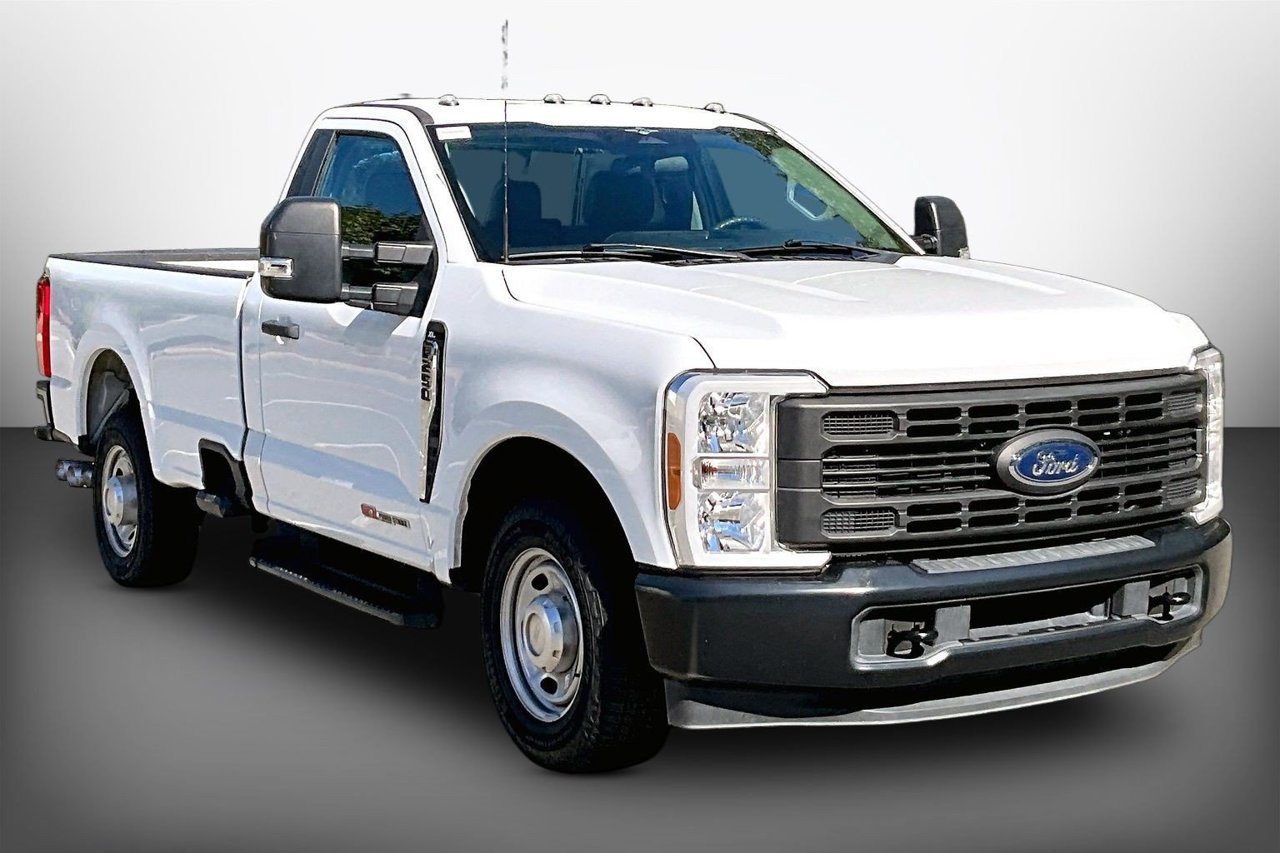 Used 2023 Ford F250 XL RWD image 2