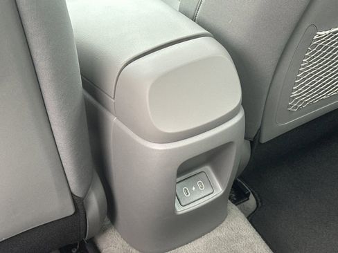 Used 2024 Hyundai Elantra SEL w/ Convenience Package image 12