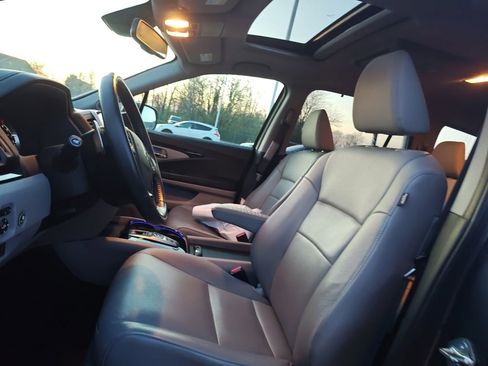 Used 2018 Honda Pilot Touring image 8