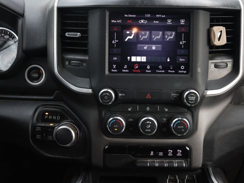 Used 2020 RAM 1500 Big Horn AWD/4WD image 4