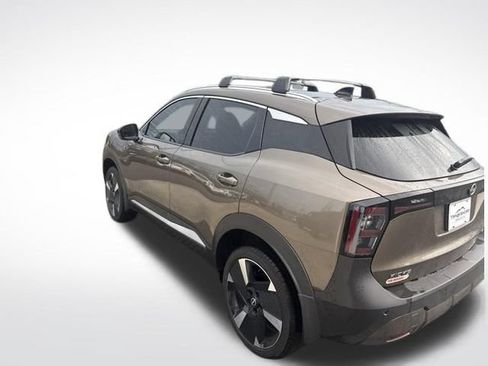Used 2026 Nissan Kicks SR FWD image 11