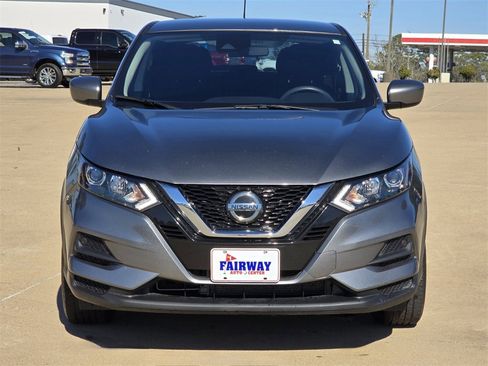 Used 2022 Nissan Rogue Sport S image 2