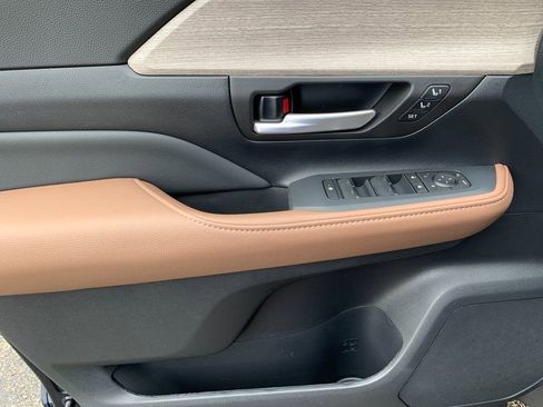 New 2026 Toyota Grand Highlander AWD image 11