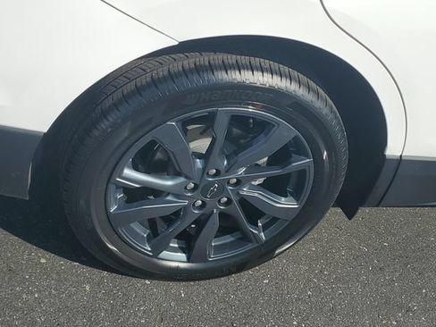 Certified 2024 Chevrolet Equinox RS FWD image 5