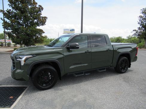 Used 2022 Toyota Tundra SR5 w/ Convenience Package RWD image 4