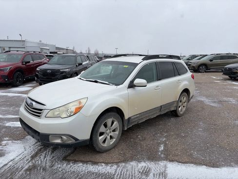 Used 2011 Subaru Outback 2.5i Premium image 1
