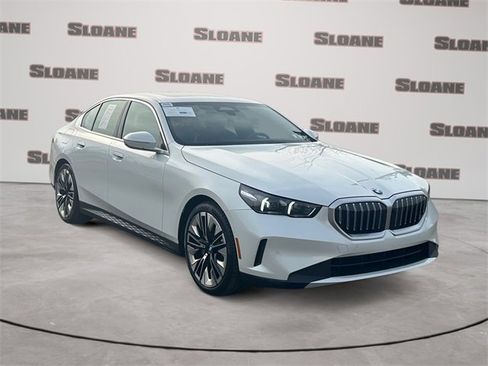 Certified 2025 BMW 530i xDrive w/ Premium Package image 7