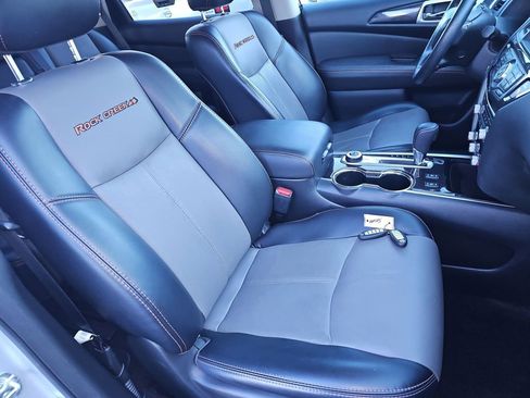 Used 2019 Nissan Pathfinder SL w/ Rock Creek Edition image 38
