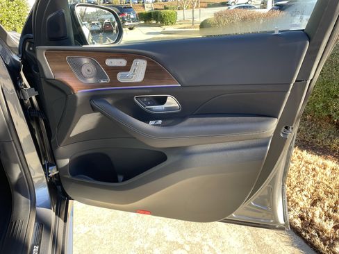 Certified 2025 Mercedes-Benz GLS 450 4MATIC image 50