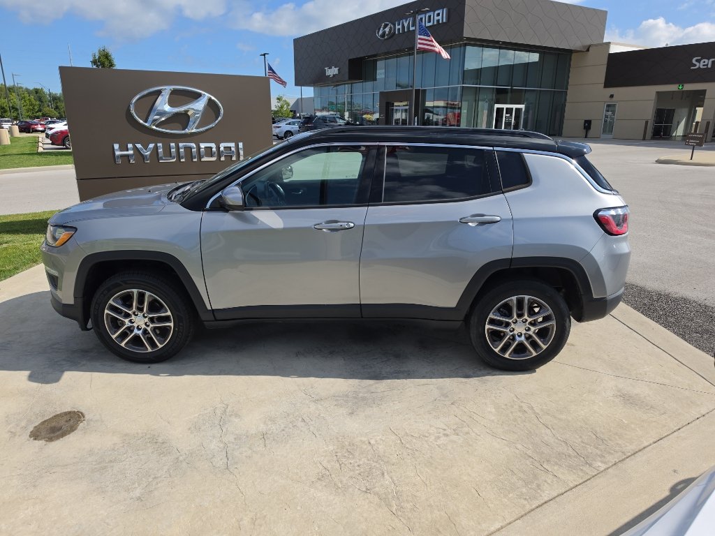 Used 2020 Jeep Compass Latitude w/ Cold Weather Group AWD/4WD image 8