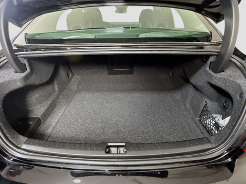 Used 2023 Volvo S60 T8 Plus image 35