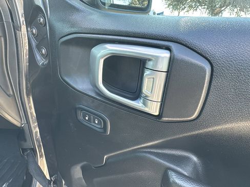 Used 2022 Jeep Wrangler Unlimited Sport image 29