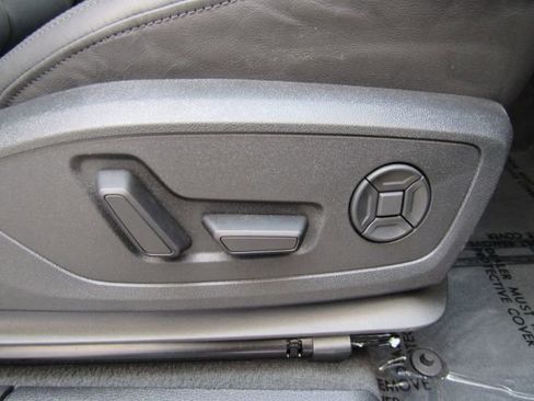 Used 2024 Audi Q3 2.0T Premium w/ Convenience Package image 22