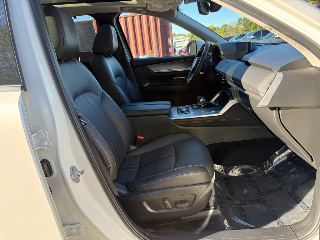 Used 2024 MAZDA CX-90 Plug-In Hybrid w/ Premium Pkg AWD/4WD image 28