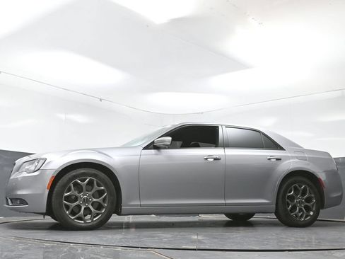Used 2018 Chrysler 300 S w/ 300S Premium Group 2 AWD/4WD image 29
