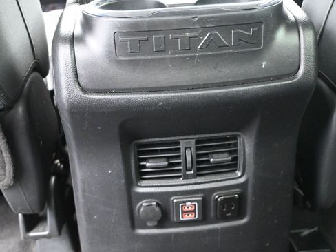 Used 2021 Nissan Titan SV w/ SV Convenience Package image 16