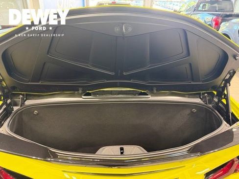 Used 2022 Chevrolet Corvette Stingray Premium Conv w/ Z51 Performance Package RWD image 24