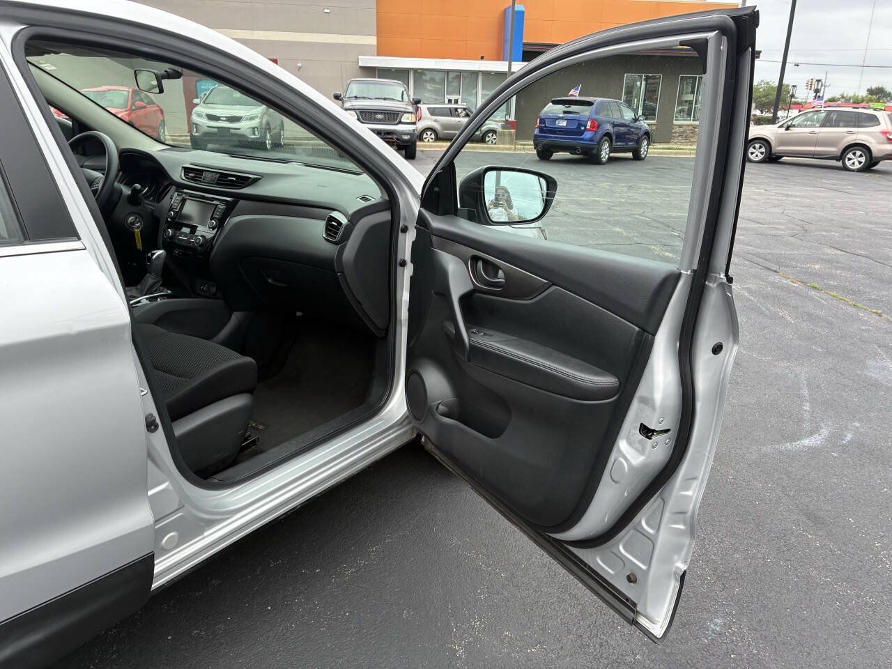 Used 2019 Nissan Rogue Sport S AWD/4WD image 23