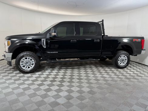 Used 2018 Ford F250 XLT w/ XLT Value Package AWD/4WD image 2