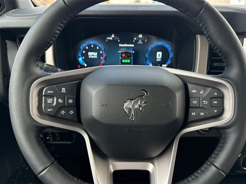 New 2025 Ford Bronco Outer Banks w/ Sasquatch Package image 18