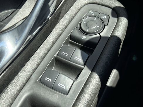 Certified 2024 GMC Terrain SLE w/ Driver Convenience Package image 15