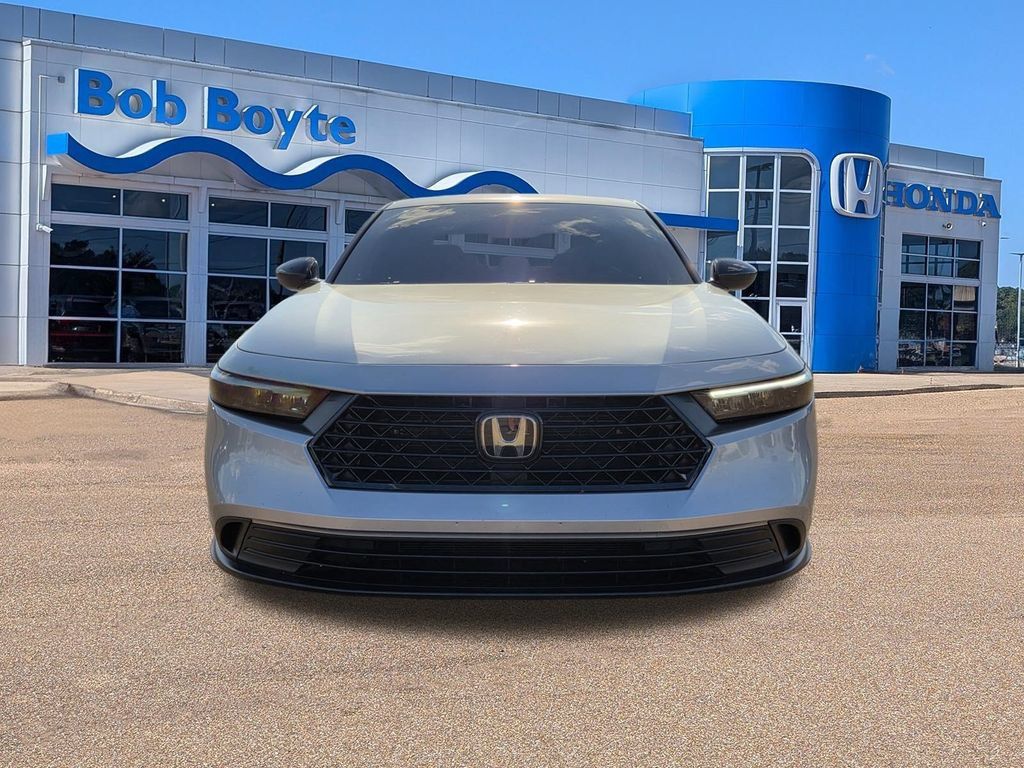 Used 2025 Honda Accord Sport image 2