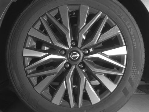 Used 2025 Nissan Altima 2.5 SV image 12