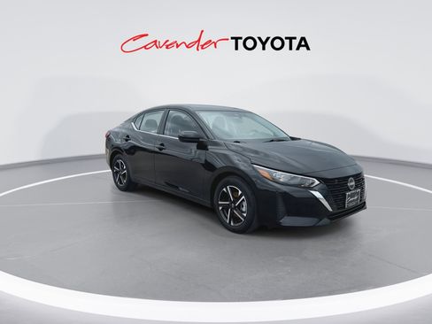 Used 2025 Nissan Sentra SV FWD image 2