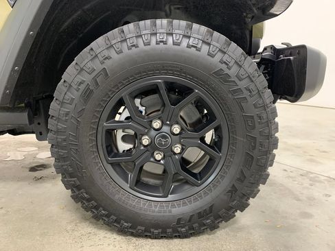 Used 2026 Jeep Wrangler Unlimited Sport AWD/4WD image 13