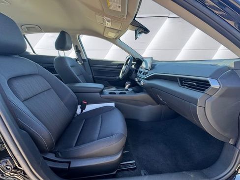 Used 2025 Nissan Altima 2.5 S image 13