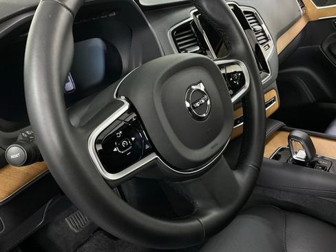 Used 2025 Volvo XC90 B6 Plus AWD/4WD image 18