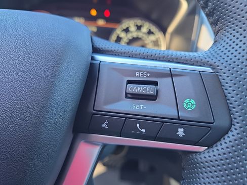 New 2025 Mitsubishi Outlander SE image 18