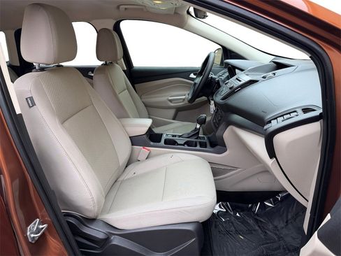 Used 2017 Ford Escape SE image 18
