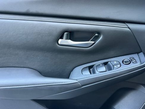 Certified 2025 Nissan Sentra SV FWD image 13