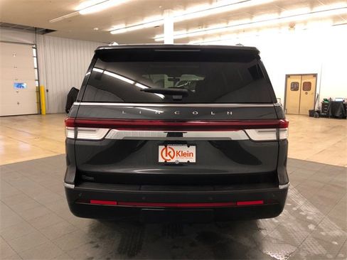 Used 2024 Lincoln Navigator L Reserve image 7