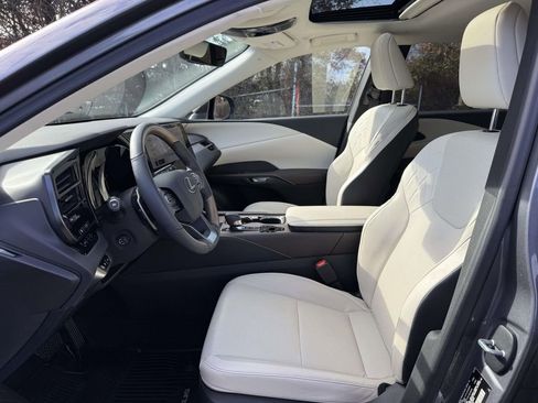 Used 2023 Lexus RX 350 Premium image 14