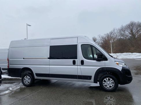 Used 2025 RAM ProMaster 3500 w/ Quick Order Package 22H SLT+ FWD image 3