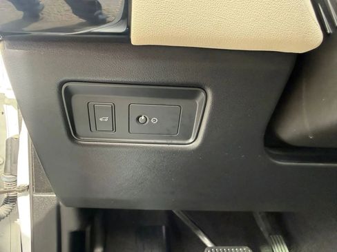 Used 2019 Land Rover Range Rover Sport HSE AWD/4WD image 17