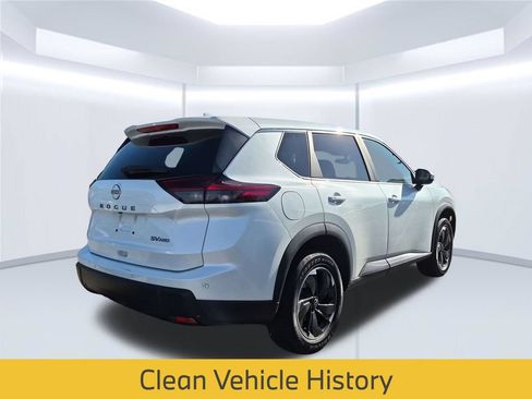 Certified 2024 Nissan Rogue SV AWD/4WD image 4