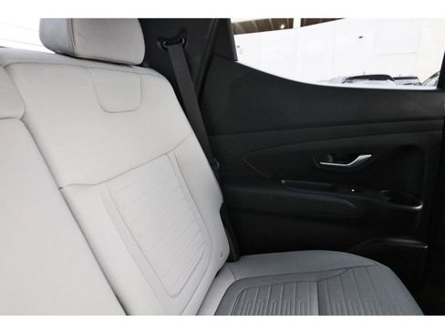 Certified 2025 Hyundai Santa Cruz SE image 14