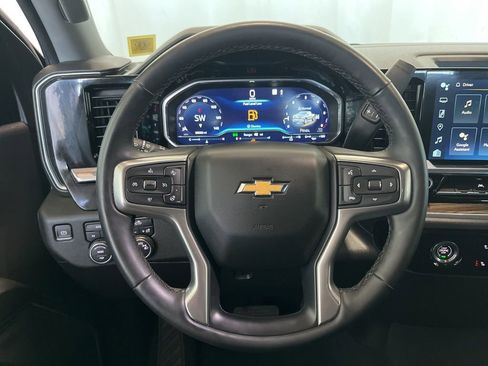 Used 2023 Chevrolet Silverado 1500 LT image 5