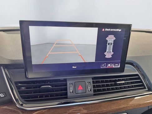 Used 2021 Audi Q5 2.0T Premium w/ Convenience Package image 17