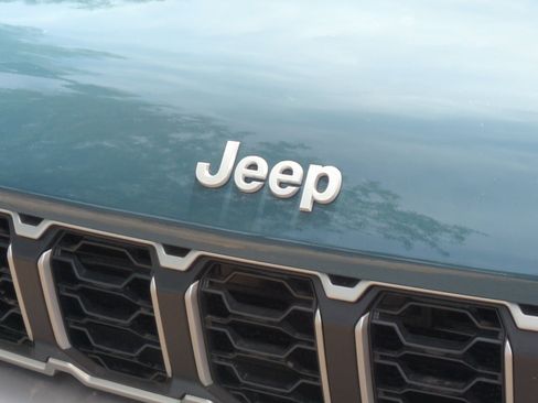 New 2026 Jeep Grand Cherokee Limited image 23