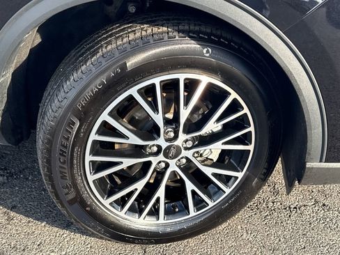 Used 2024 Ford Escape SE image 9