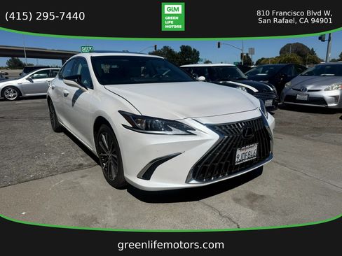 Used 2024 Lexus ES 300h w/ Premium Package FWD image 3