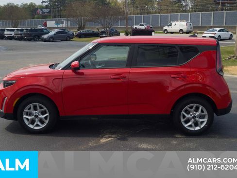 Used 2025 Kia Soul LX w/ LX Technology Package image 10