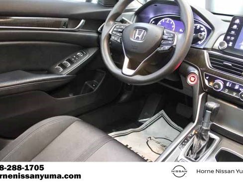 Used 2018 Honda Accord EX image 10