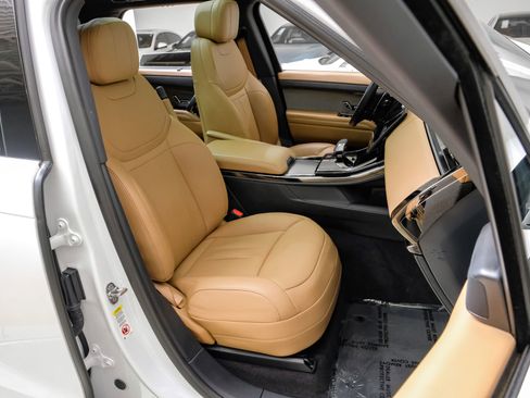 Used 2024 Land Rover Range Rover Sport SE image 36