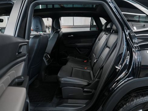 Used 2023 Volkswagen Atlas Cross Sport SEL image 30