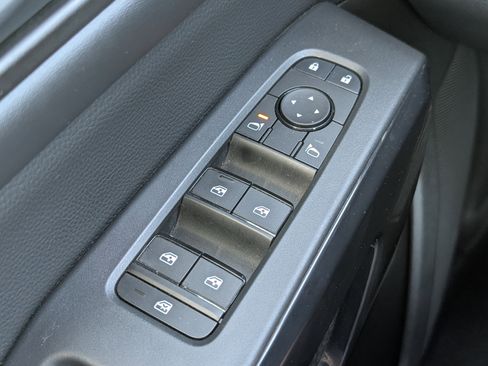 Used 2024 Nissan Pathfinder SV FWD image 13